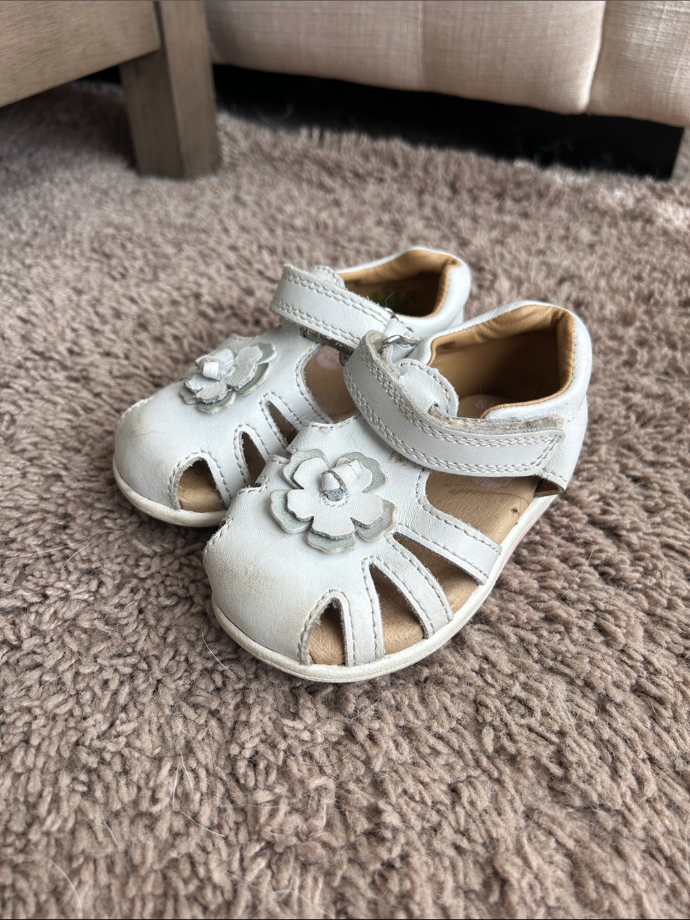 Stride Rite White Floral Hook-and-Loop Toddler Sandals